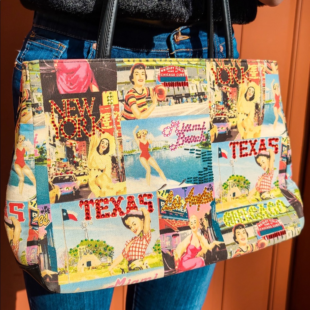 Vintage Era Shoulder Bag